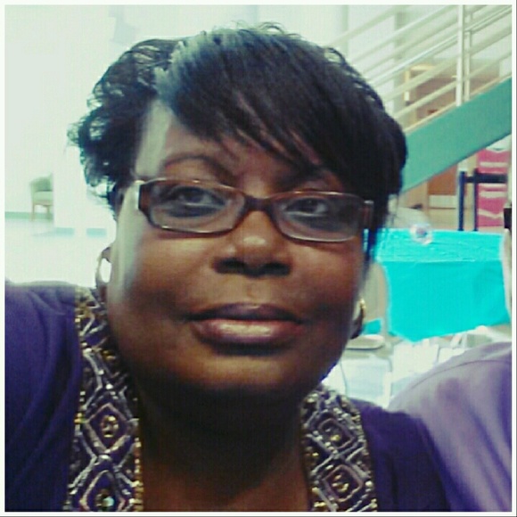 Meet your Posher, Andrea - Picture 1 of 1